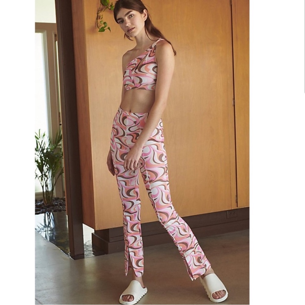 FP Movement x Onzie Pink Retro Print Mini Bell SET